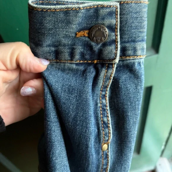 Free People Denim Jacket Medium Wash | Zig-Zag Stitch Detail | Size M 🦋 - Picture 6 of 13